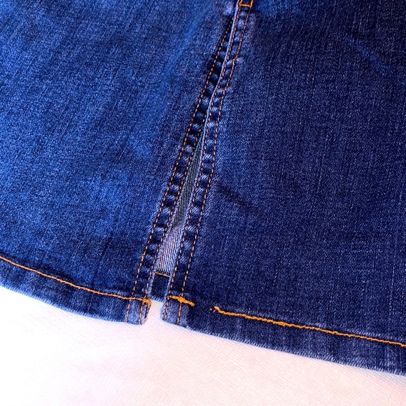 Classic Guess denim pencil skirt, size 29 - Picture 5 of 6